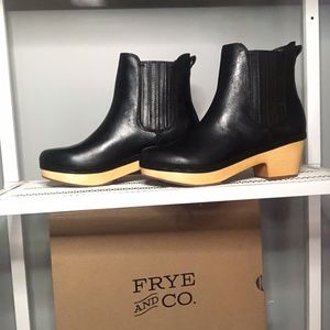 Frye & Co Black Leather Clog Boots, NEW, size 8.5
